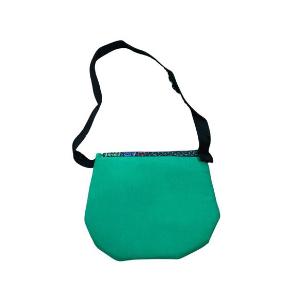 EUC Disney Shoulder Bag Purse Disney Characters Snaps 10"x8" 12" Strap - Picture 2 of 4